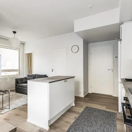 Kotimaailma - Tilava Parvekkeellinen Kolmio *