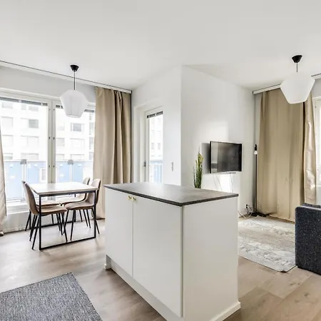 Apartment Kotimaailma - Tilava Parvekkeellinen Kolmio
