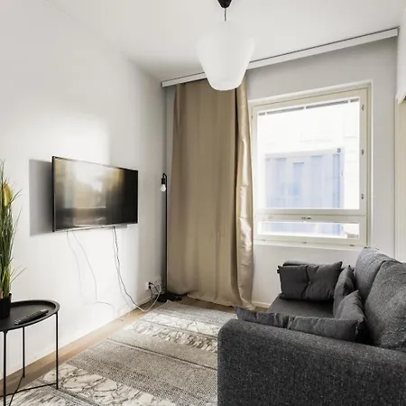 Kotimaailma - Tilava Parvekkeellinen Kolmio *